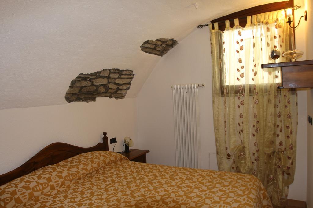 Maison Cassius Issogne ภายนอก รูปภาพ