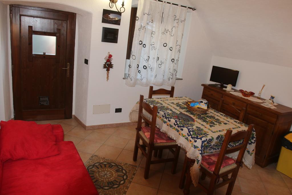 Maison Cassius Issogne ภายนอก รูปภาพ