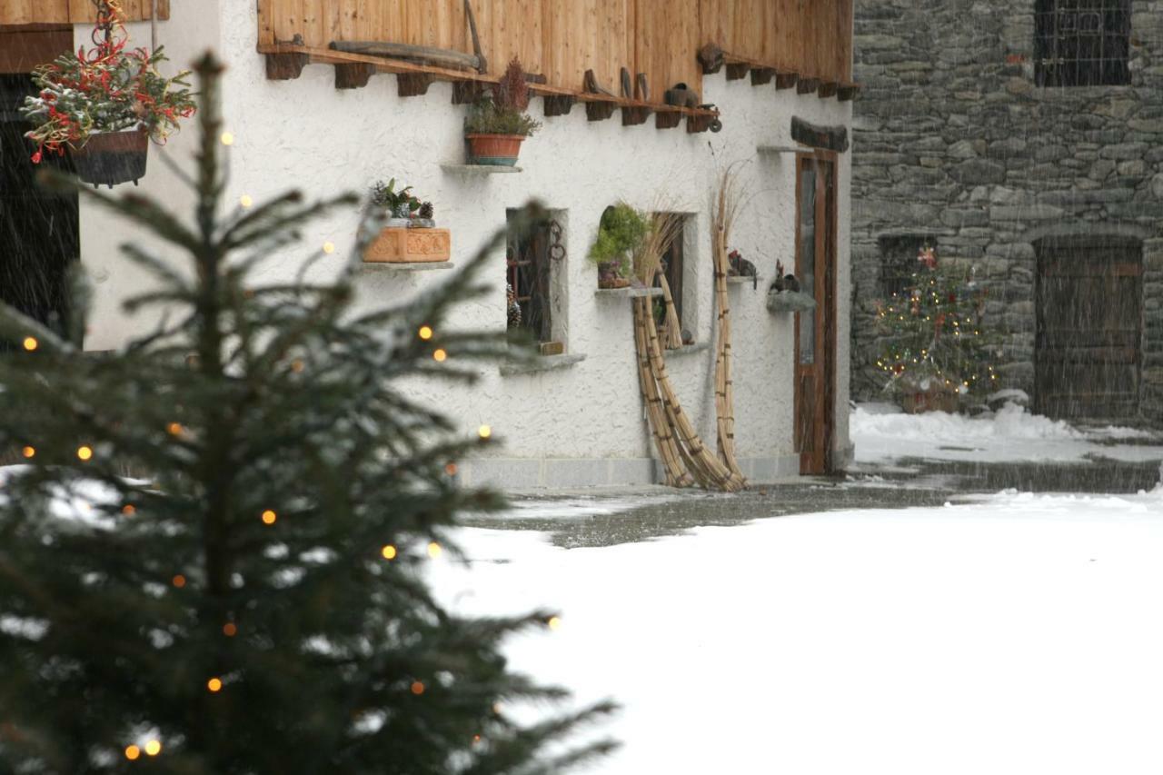 Maison Cassius Issogne ภายนอก รูปภาพ